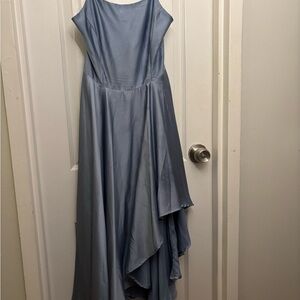Lulu’s Elegant Blue Gown